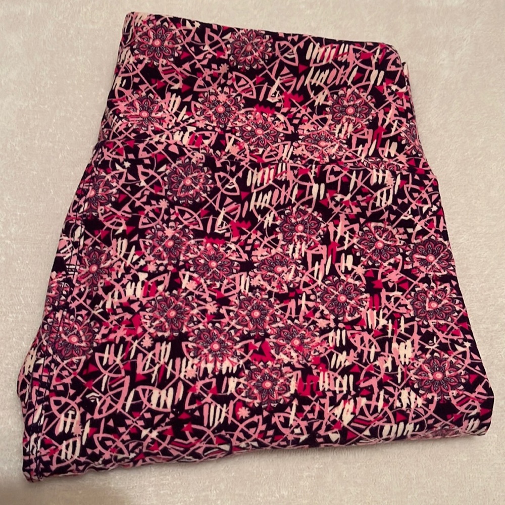 💜 LuLaRoe Pink Geometric Leggings